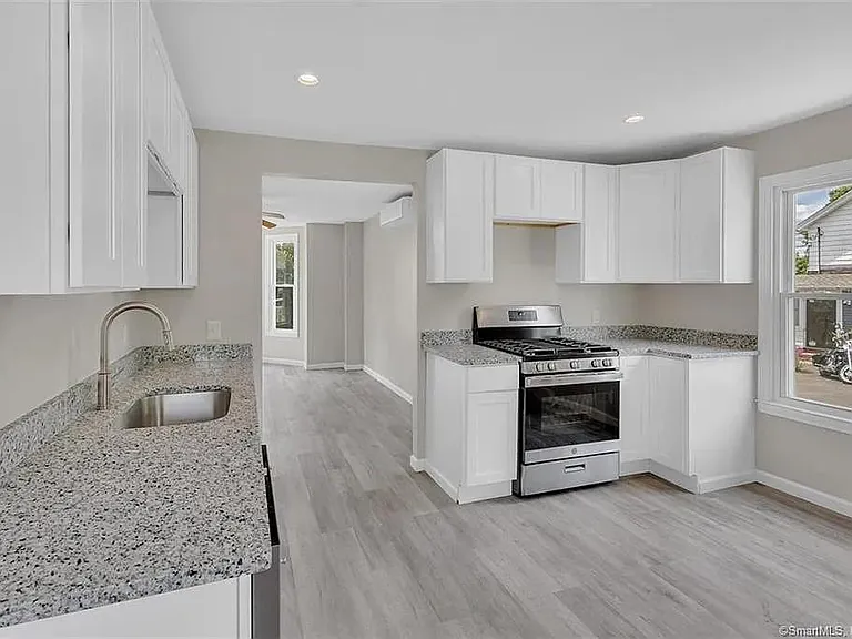 51 Mill St #51 MILL ST — Photo 9