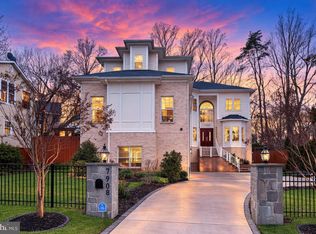 7908 Holmes Run Dr, Falls Church, VA 22042