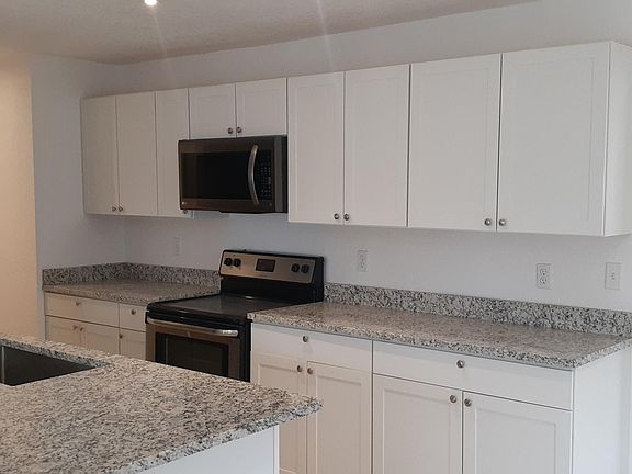 3rd image of 2325 Southwest Cir