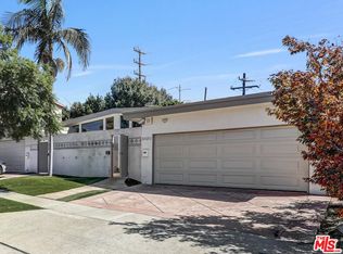 5820 S Chariton Ave, Los Angeles, CA 90056