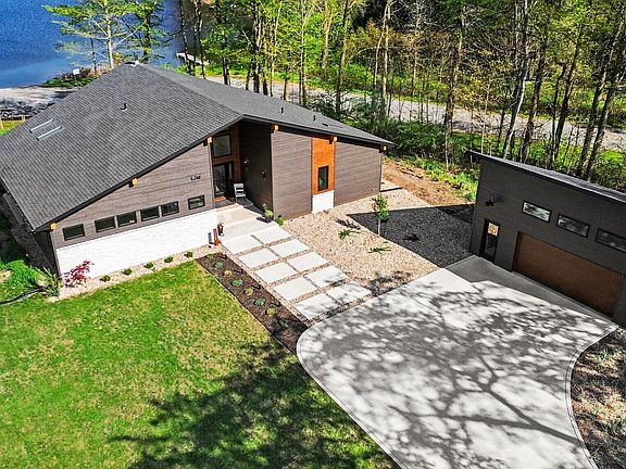 4th image of 10329 Singer Lake Rd