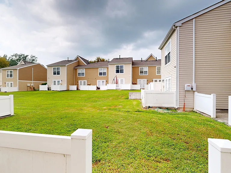Gayton Pointe Townhomes — Photo 30