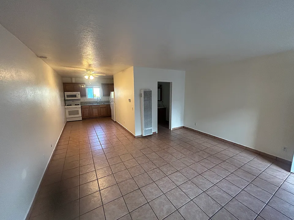 370 Walnut Ave #15