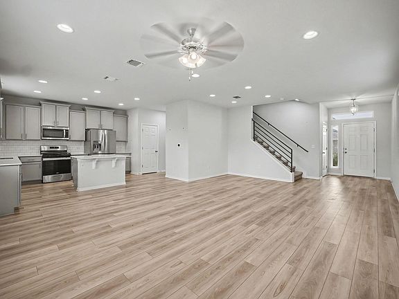 3rd image of 10807 Sentinel Dr