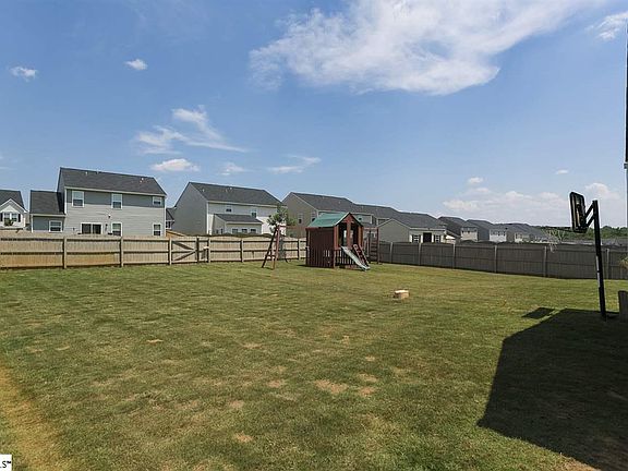 5th image of 51 Young Harris Dr