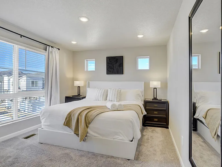 Master bedroom
Upstairs youll find the bedrooms. This bedroom features a King bed, Smart TV, en-suite bathroom and walk-in closet.