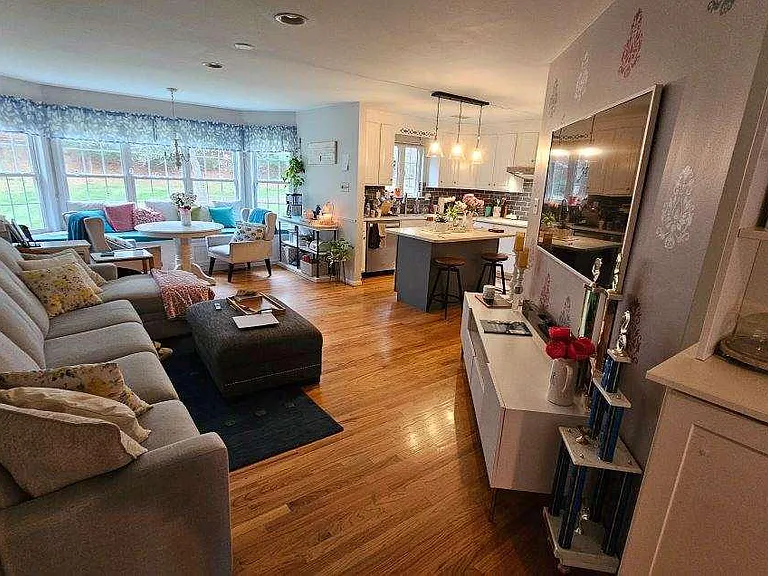 2901 Century Ln — Photo 3
