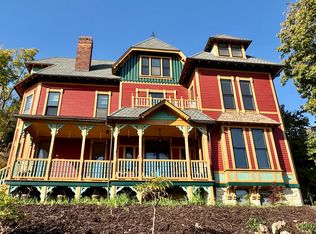 1155 Grove Ter, Dubuque, IA 52001