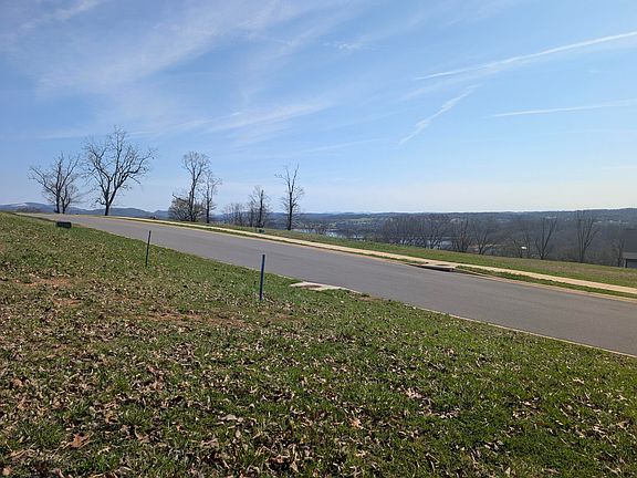 3rd image of 245 Ridgeline Ct