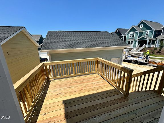 4th image of 1800 Lumineer Ln