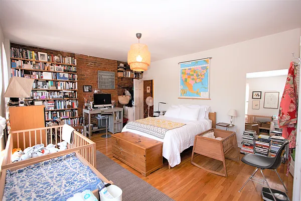 Rented by R New York | media 6