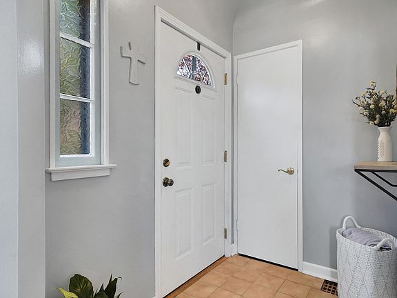 4th image of 1700 6th St NW
