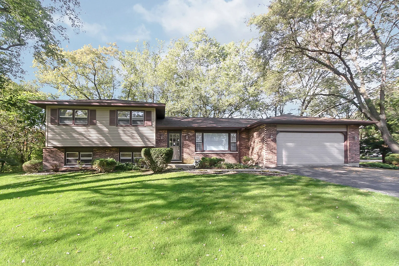 1712 Myrna Ct photo 1