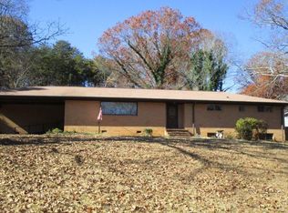 1093 Lakeshore Dr, Gainesville, GA 30501