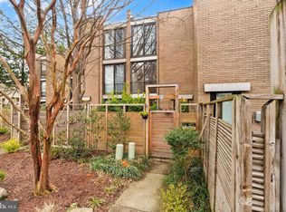 11465 Washington Plz W, Reston, VA