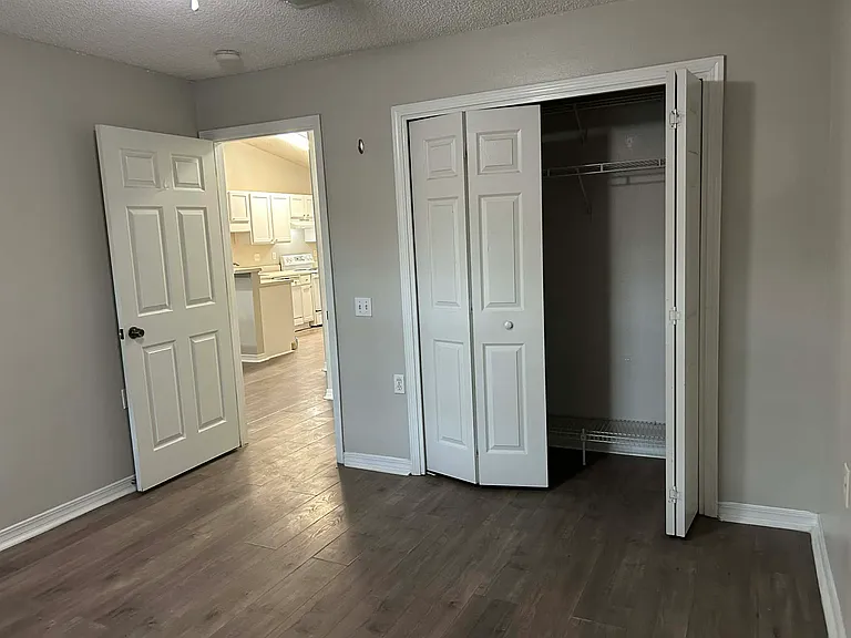 2329 Trailwood Dr — Photo 14