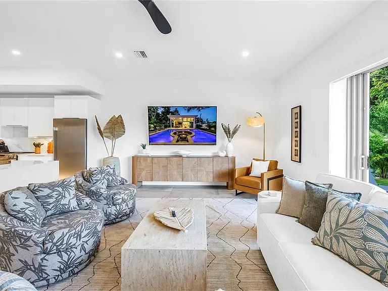 2065 Goldenrod St — Photo 25
