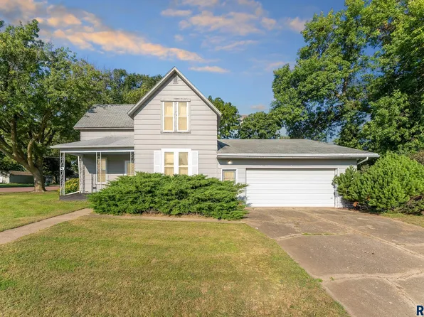 501 N 3rd St, Beresford, SD 57004
