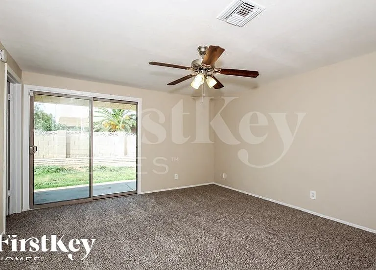 3826 W Griswold Rd — Photo 10