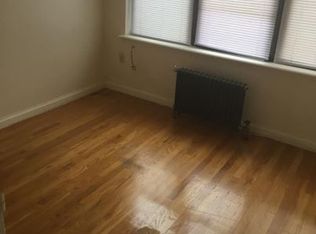 7733 164th St APT 2B, Fresh Meadows, NY 11366