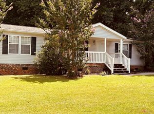 137 Spring Lake Dr, Greenwood, SC 29649