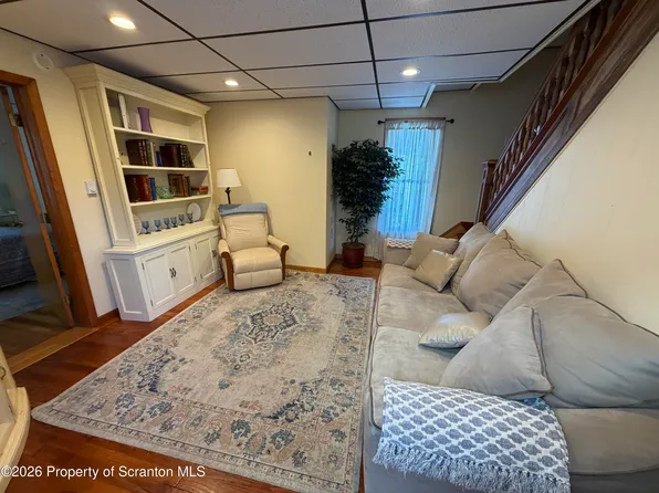 711 N Main St, Pittston, PA 18640