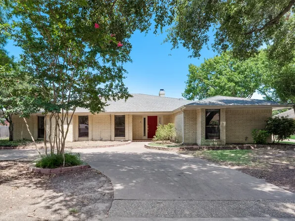 2506 Saint Andrews Dr, Ennis, TX 75119