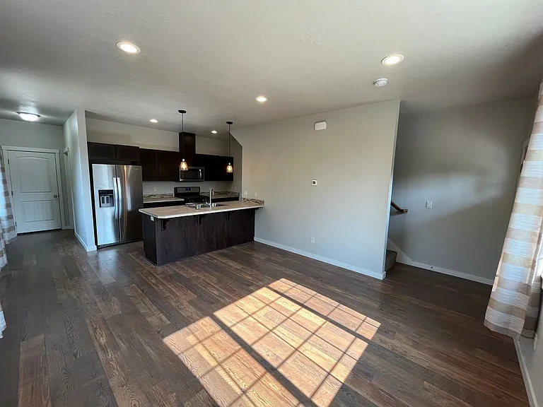 63159 NE De Haviland St — Photo 3