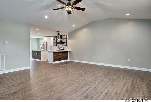 4th image of 405 Magnolia Ave NW