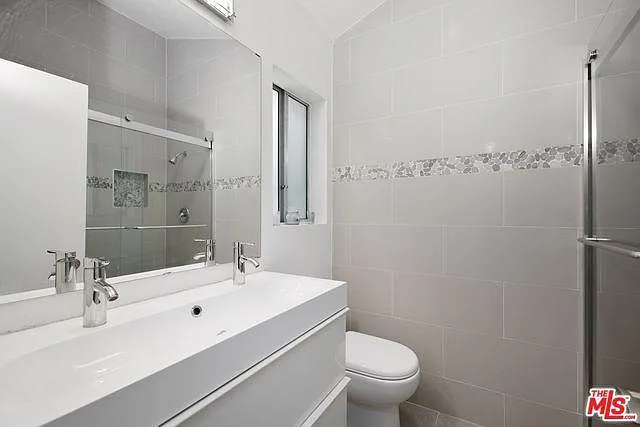 944 Palm Ave #5 — Photo 15