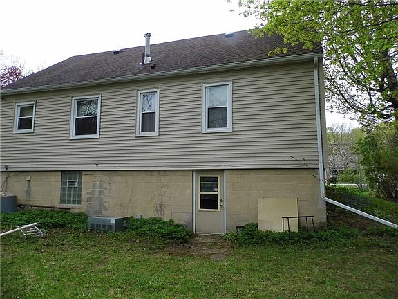 3rd image of 2462 Westside Dr