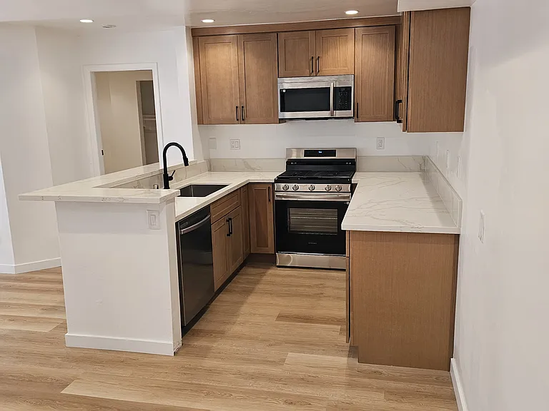 18804 Mandan St #807 — Photo 5