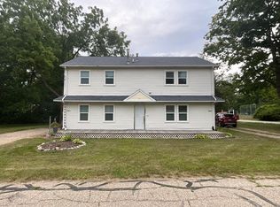 738 Hunt St, Lyons, MI 48851