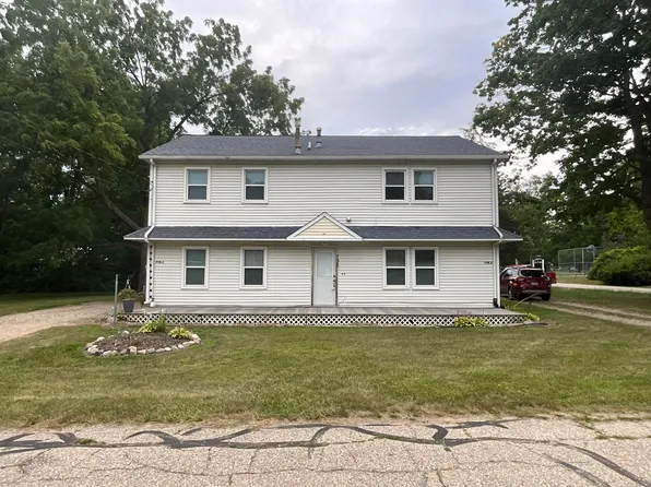 738 Hunt St, Lyons, MI 48851