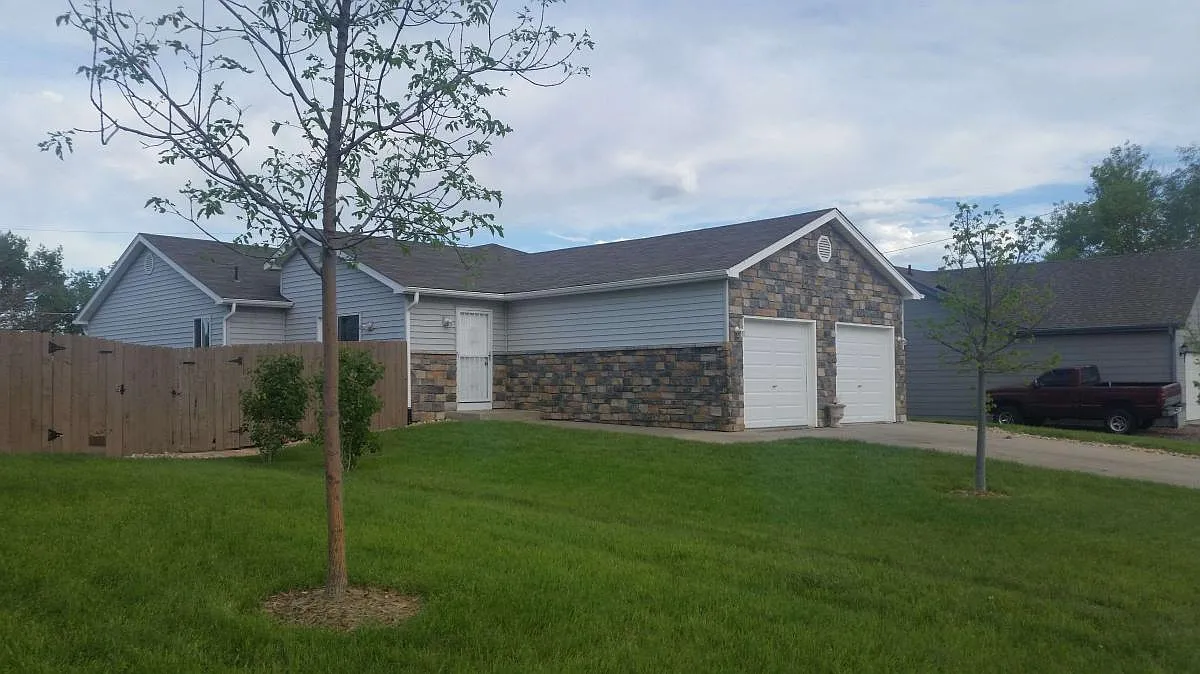 2 bed, 1200 sqft, $1,850 — Photo 1
