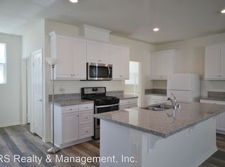 9117 Foster Ln, Chatsworth, CA 91311