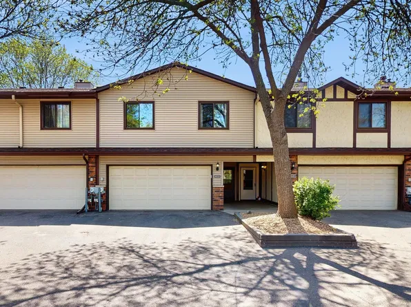8533 Maplebrook Pkwy N, Brooklyn Park, MN 55445