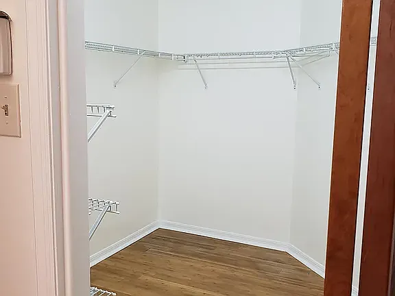 1517 Vernon Ct — Photo 8
