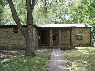 310 Ellis Pl, Elgin, TX 78621