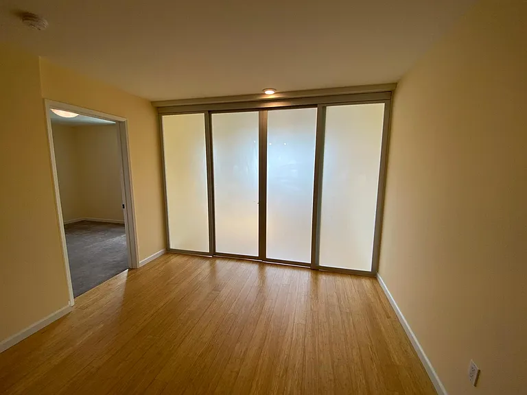 Addison Arts Apartments — Photo 15