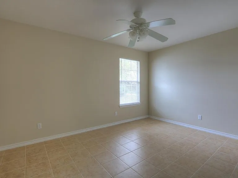 5126 Bevly Dr — Photo 3