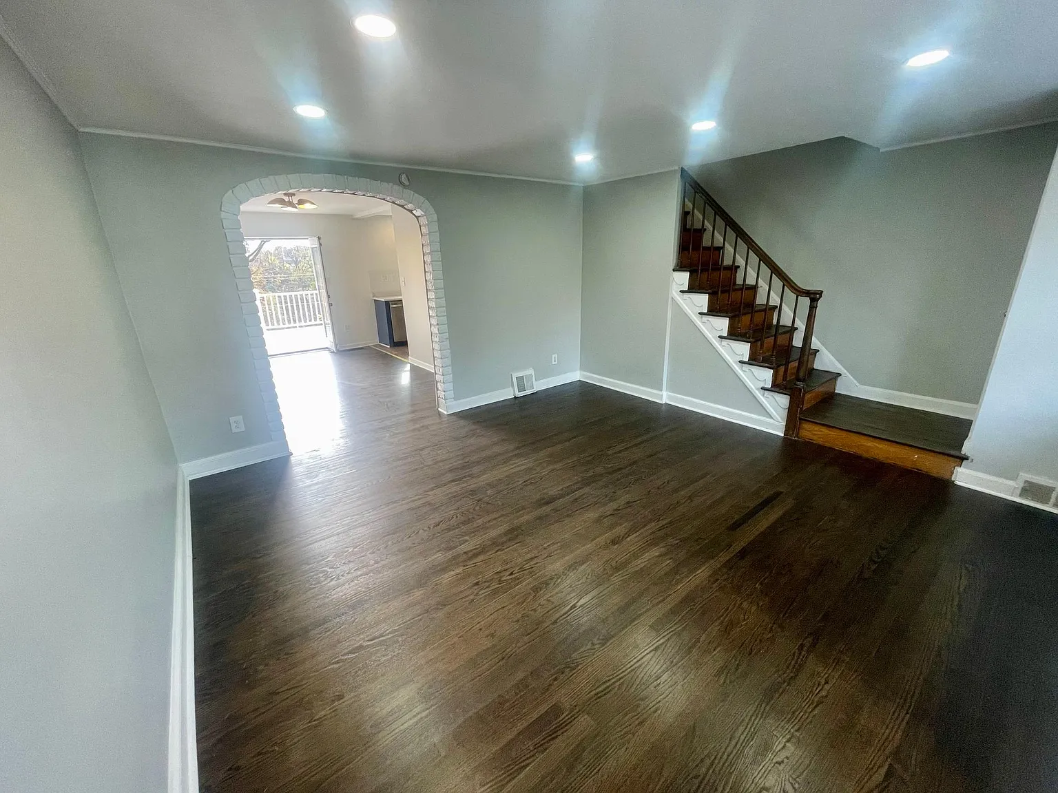 4 bed, 1520 sqft, $2,300 — Photo 2