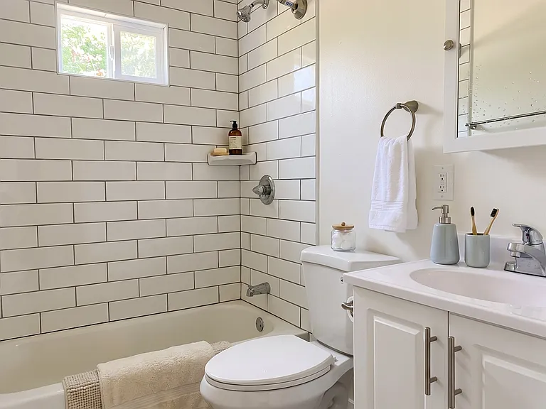 8715 Regina Ct — Photo 9