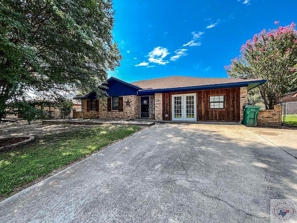 1st image of 105 Hickory Dr