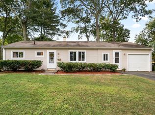27 Chubb Rd, Framingham, MA 01701