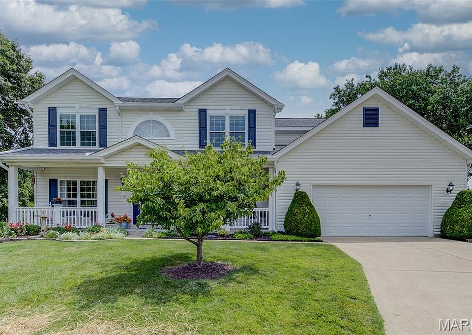 1st image of 380 Huntleigh Manor Dr