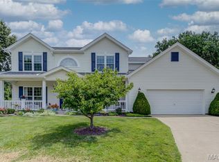 380 Huntleigh Manor Dr, Saint Charles, MO 63303
