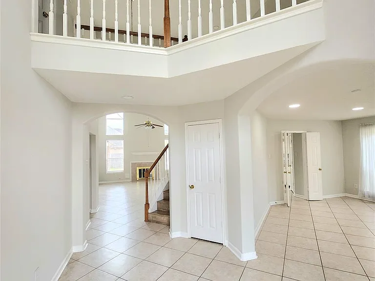 14335 Berrington Dr — Photo 2