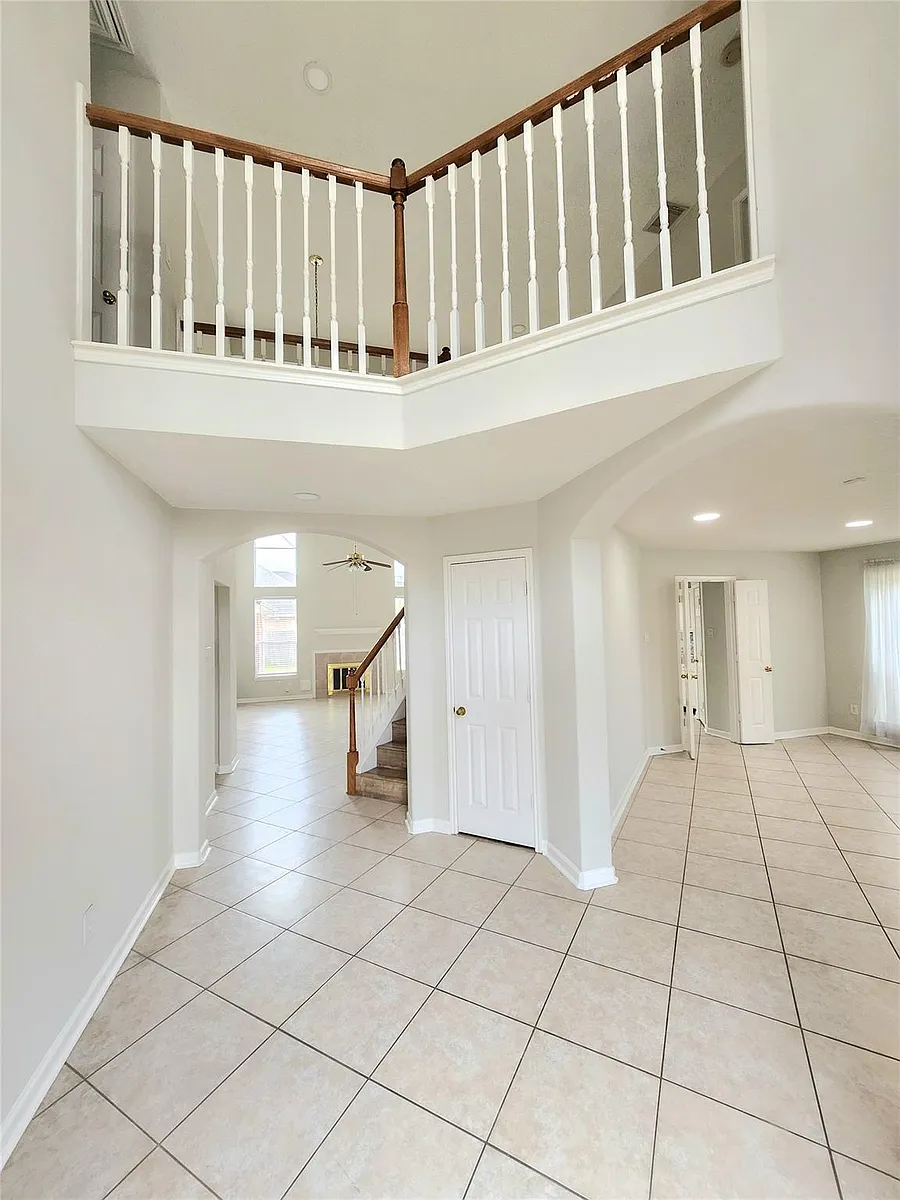 Building Photo - 14335 Berrington Dr