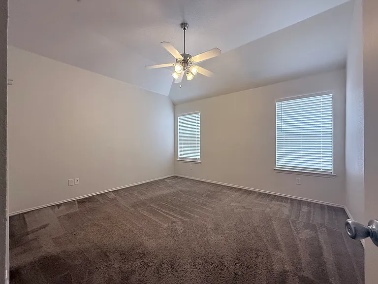 5440 Avery Ln — Photo 10